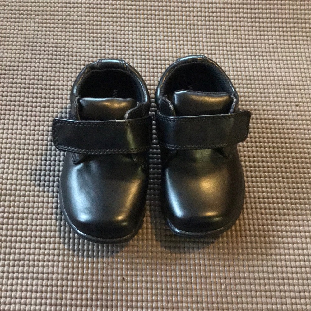 Black toddler dress shoes